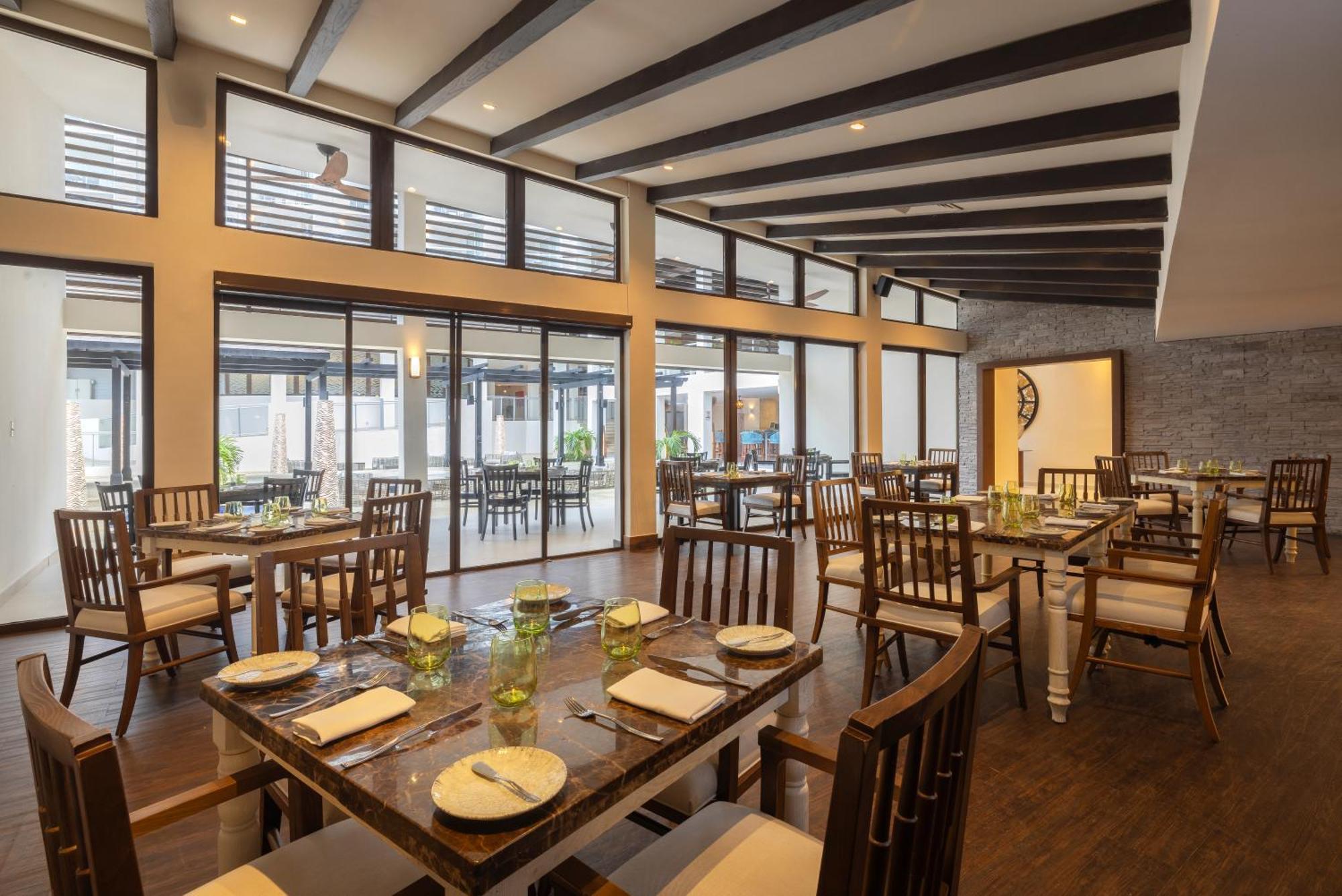 Hideaway At Royalton Blue Waters, An Autograph Collection All-Inclusive Resort - Adults Only Falmouth Esterno foto